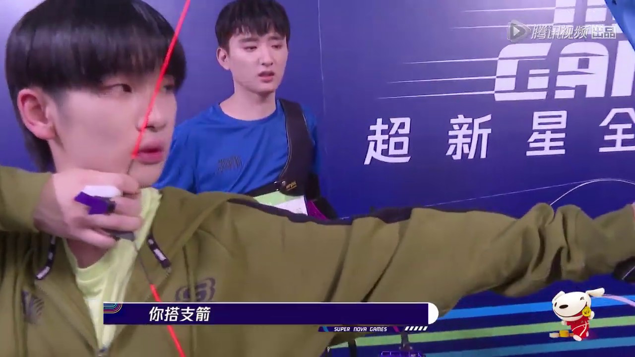 《周震南 Vin Zhou Channel》【R1SE周震南】于小彤教周震南射箭