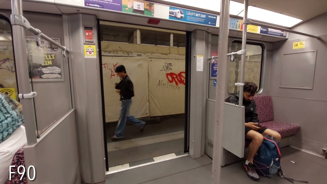 Berlin U & S-Bahn doors closing | Abfahrtssingnale