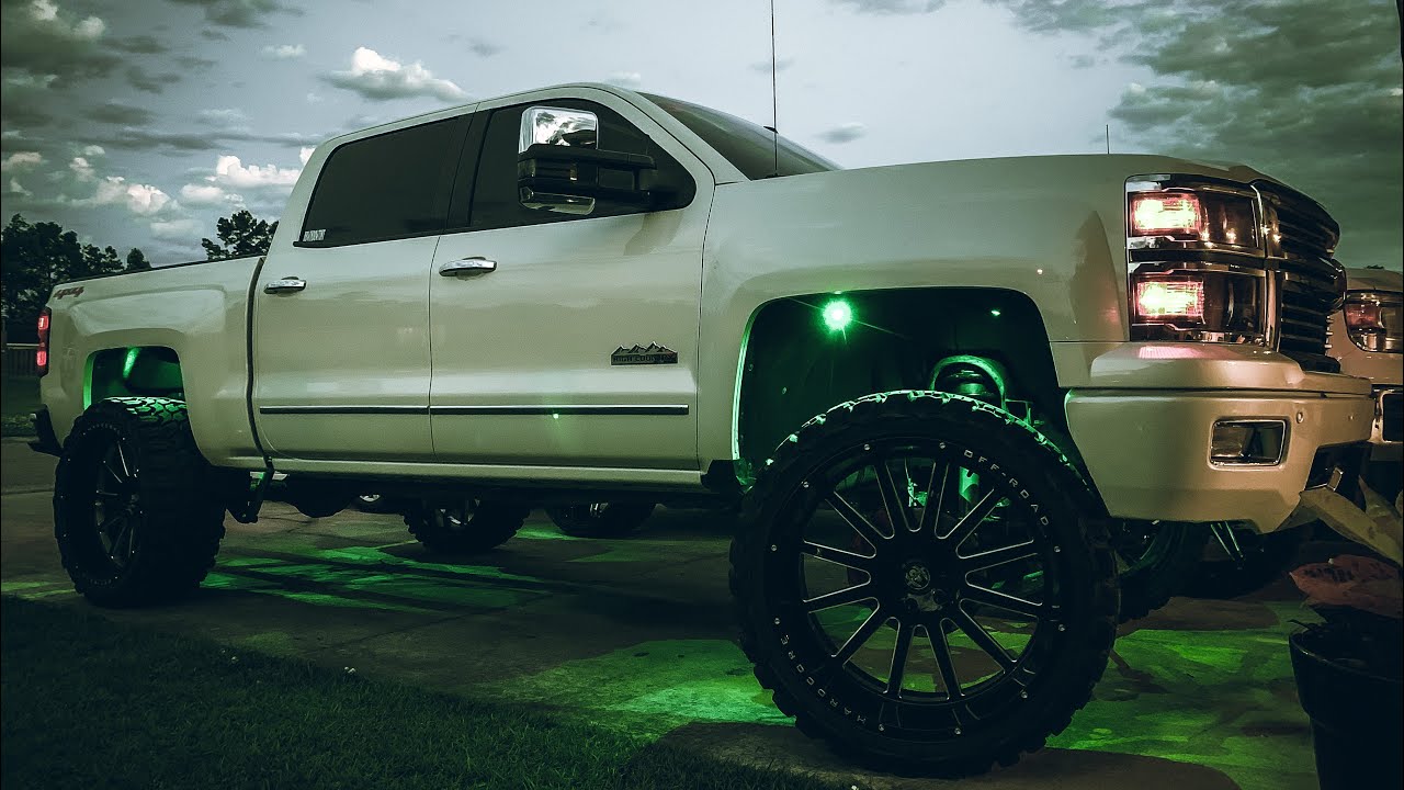 2014 HighCountry Silverado | 7 inch rough country lift | 26x12-37 inch gladiator Xcomps
