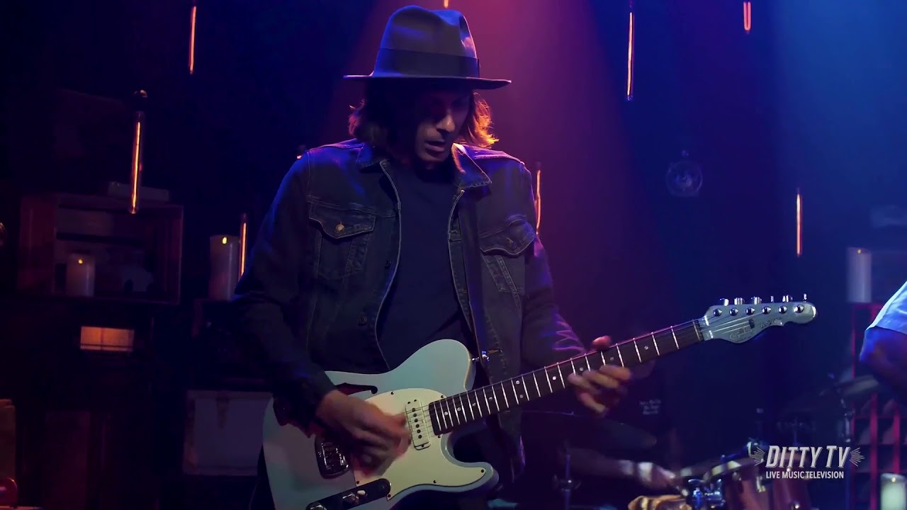 Jeremy Pinnell performs Ballad of 1892 on DittyTV