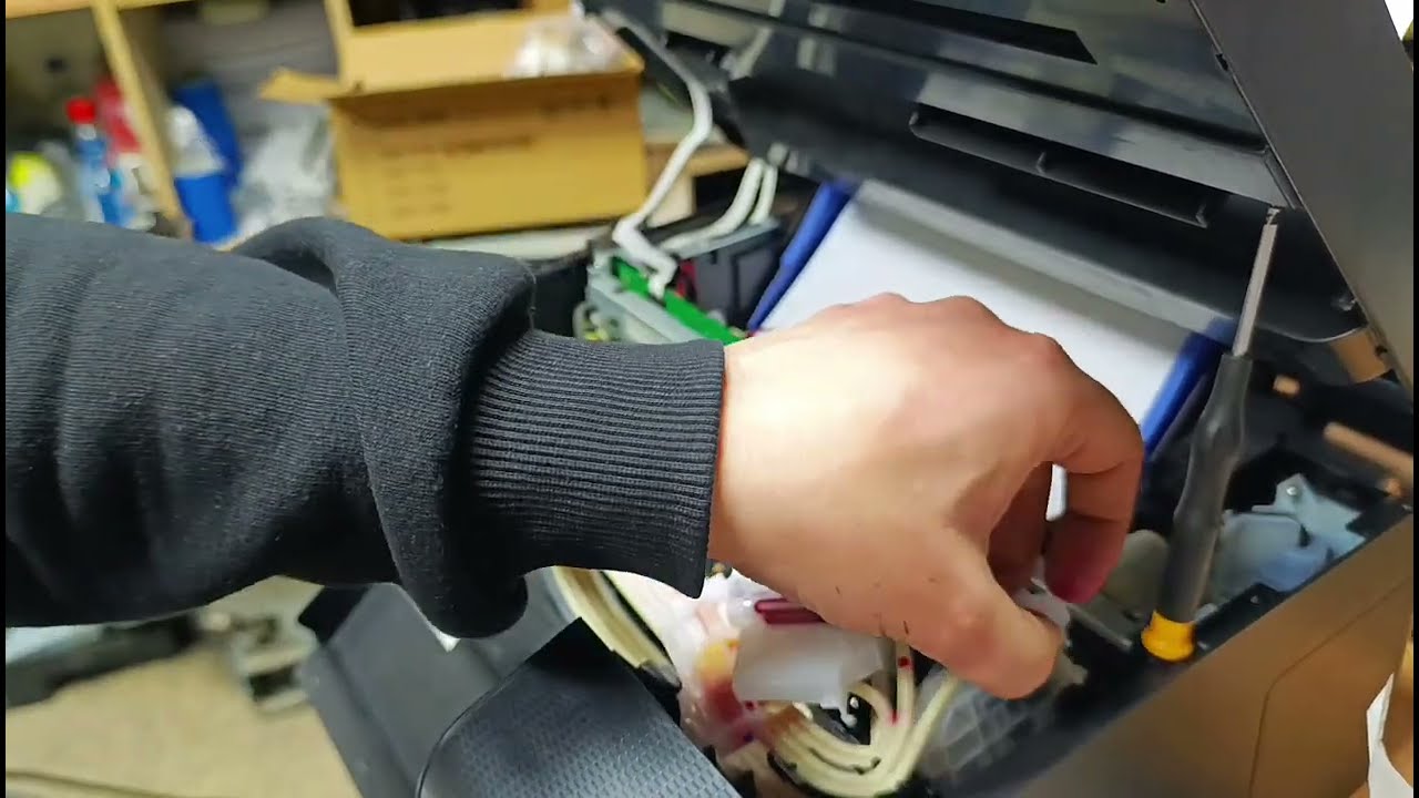 Epson l3270 как чистить печатающую головку?