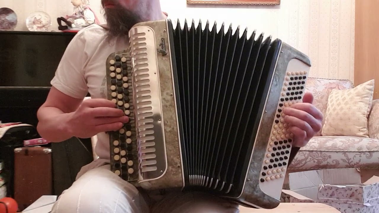 Баян Мелодия. Кировский. Регистровый. Демонстрация.