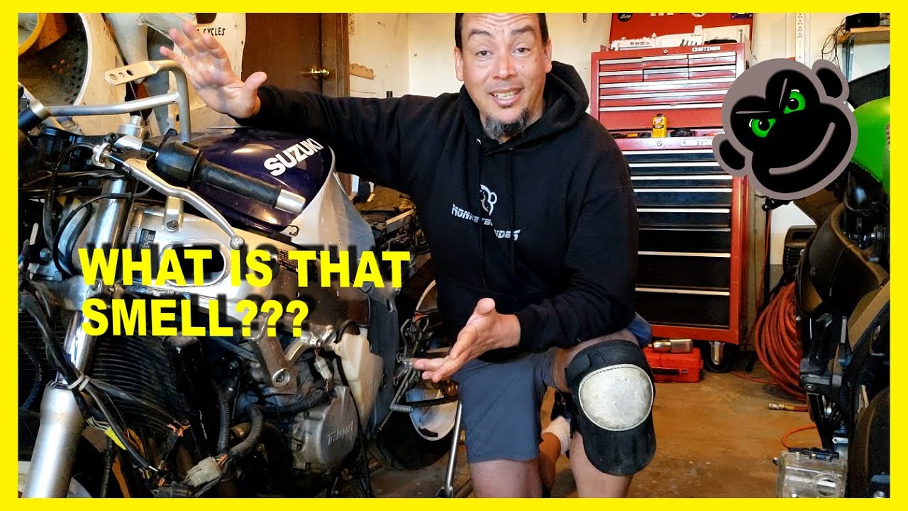 FUEL TANK AND FUEL PUMP REMOVAL | 97 Suzuki GSXR 600 Build | Episode 3