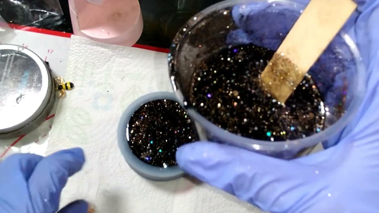 Resin trinket jar from @beebeecraft