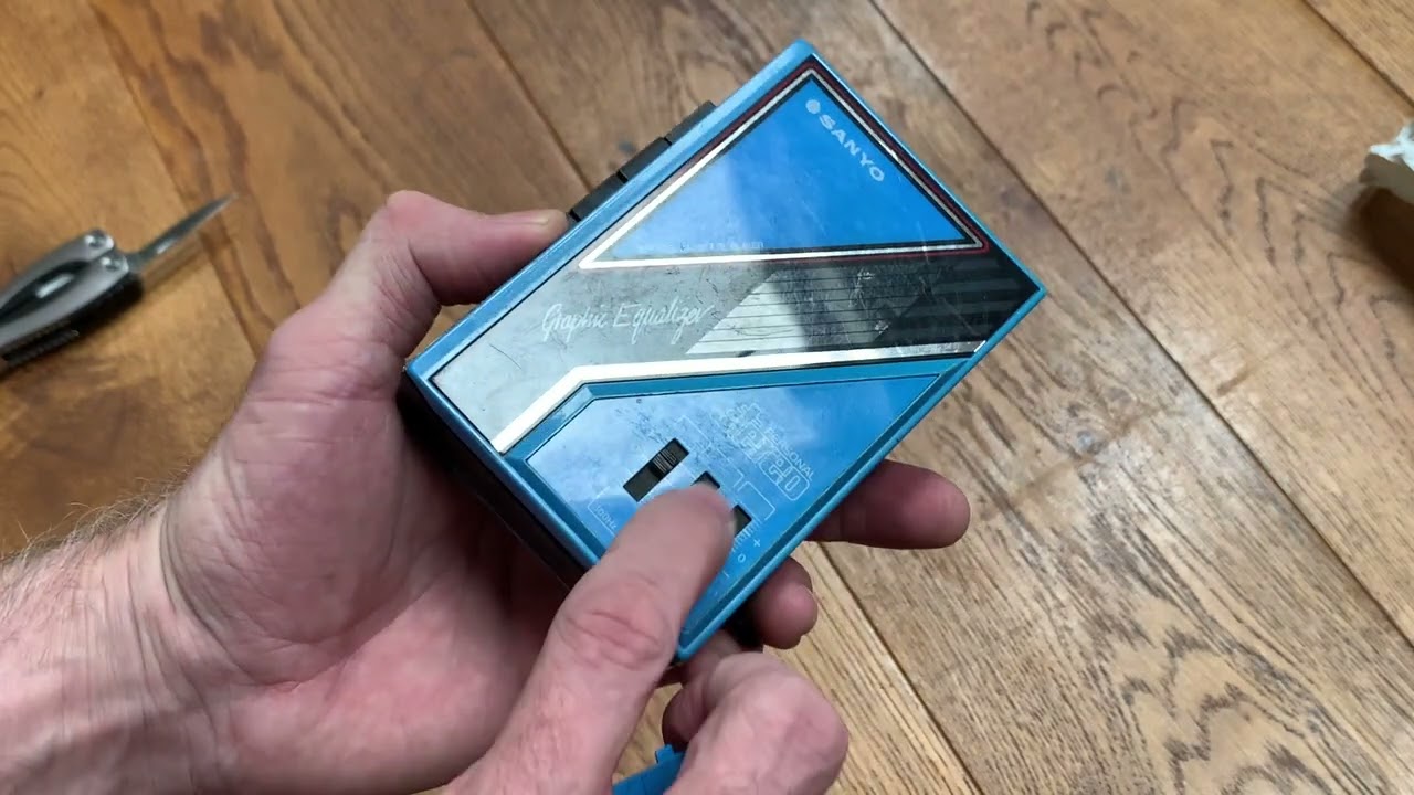 Vintage Sanyo MGP24 Personal Stereo Cassette Player with 3 band EQ. Poor man's Walkman? 1980's Retro