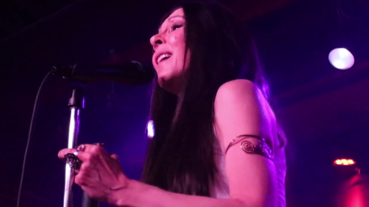 Zepparella @ Off Broadway (6/6/24) performing When the Levee Breaks