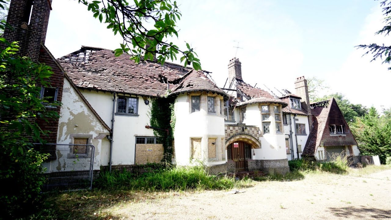 Incredible Mansion set on Fire in a Act of Revenge