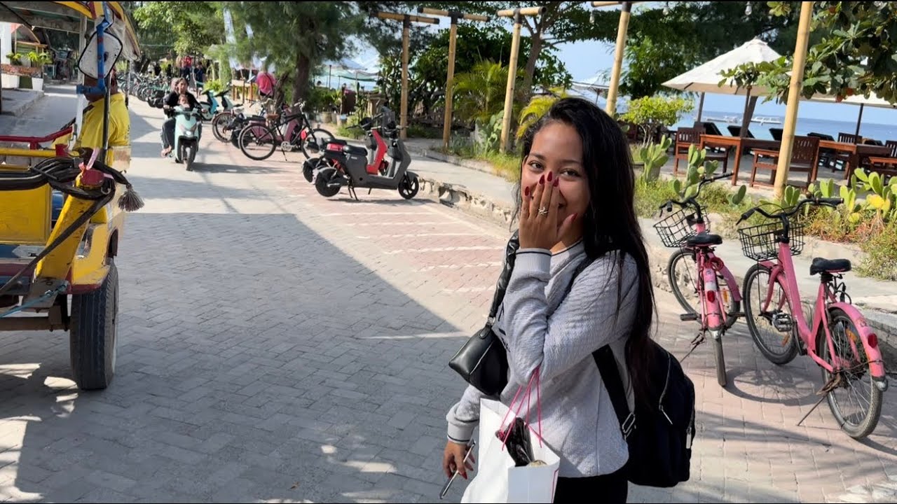 Refugee🇮🇩Bali. Swimming to Gili. Paradise Island? A house for 20 dollars. Cats, coconuts, and tur...