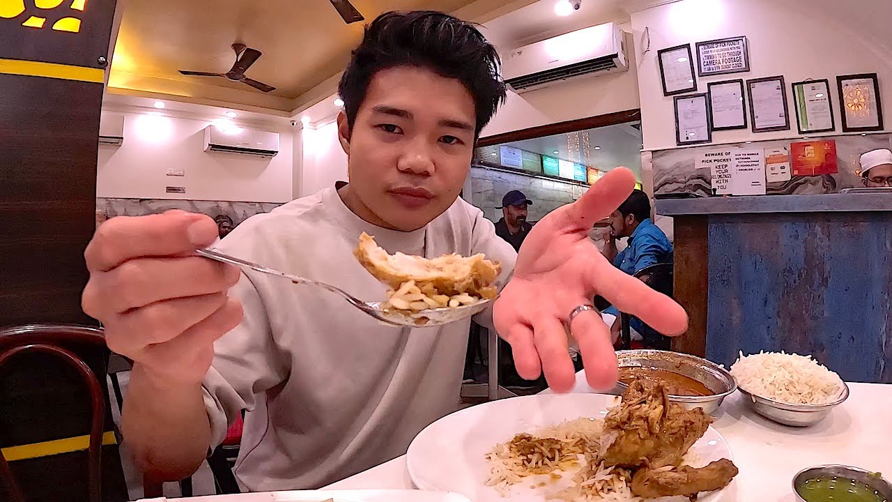 Trying the FINEST Chicken Curry in Delhi 🇮🇳