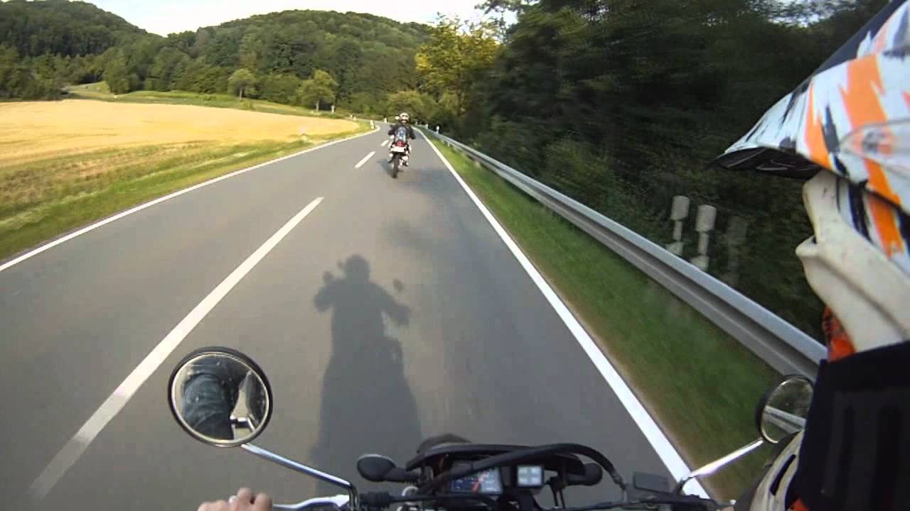 Yamaha DT 125 RE vs. DT 125 X acceleration GoPro HD Grenzgänger