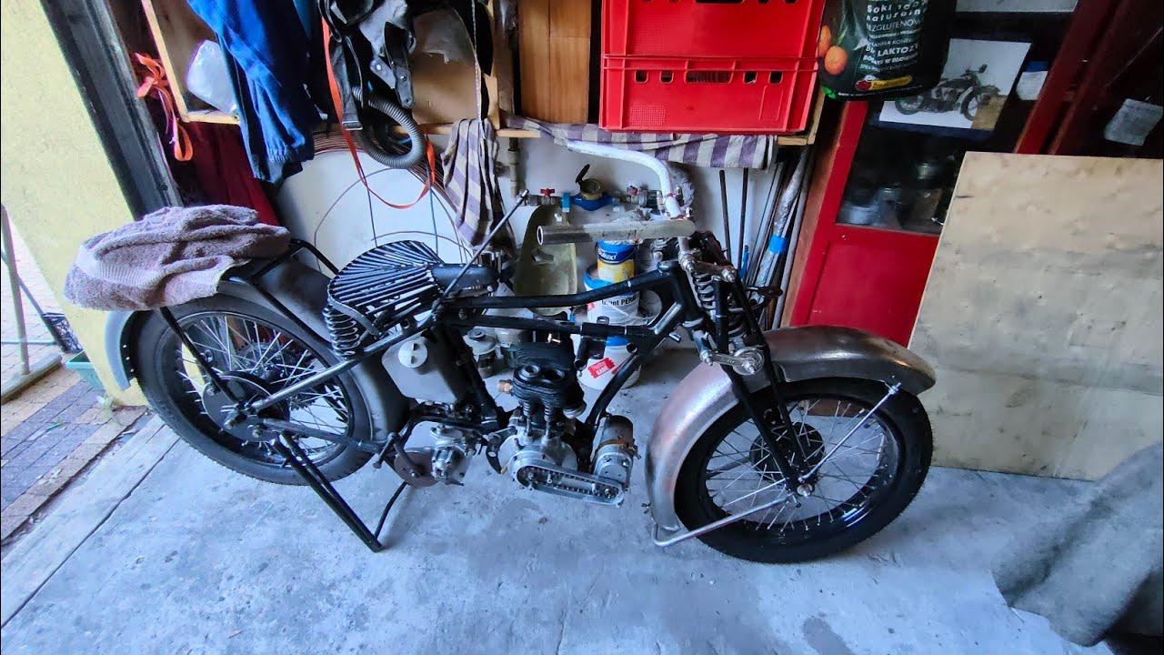 Odpalanie Motocykla Ardie TM500 z 1929 roku po 59 latach nieużywania . Bez cięć