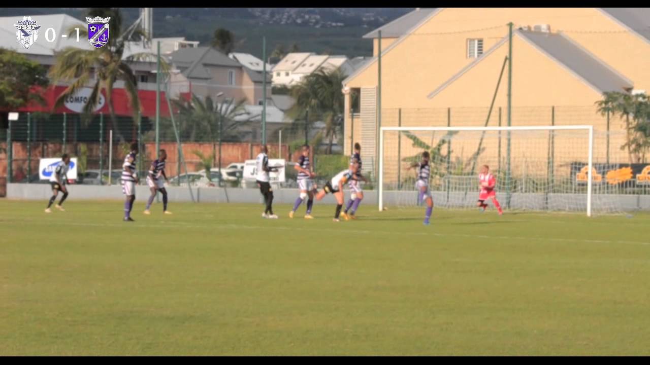 FOOT974  ST Pierre VS Jeanne D'arc  