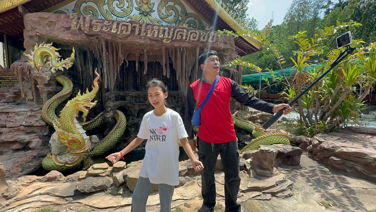 เช้านี้ที่วัดอำนาจพระเจ้าใหญ่ลือชัยลิงน้อยพาพี่ไอซ์ไปชมสวนดอกไม้