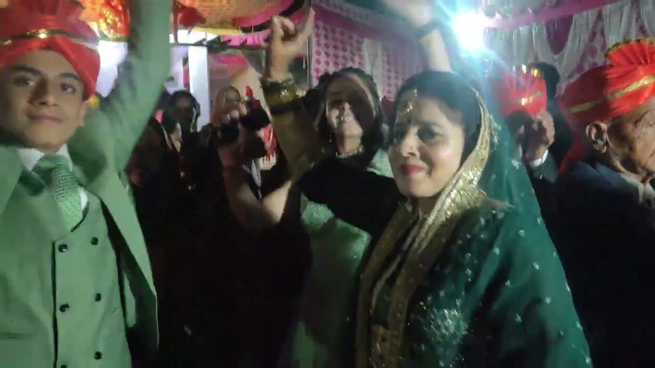 Himachali Traditional Pahari Dance | Ladies Dance in Kangra Marriage | Wedding Dance | Pahari Viah