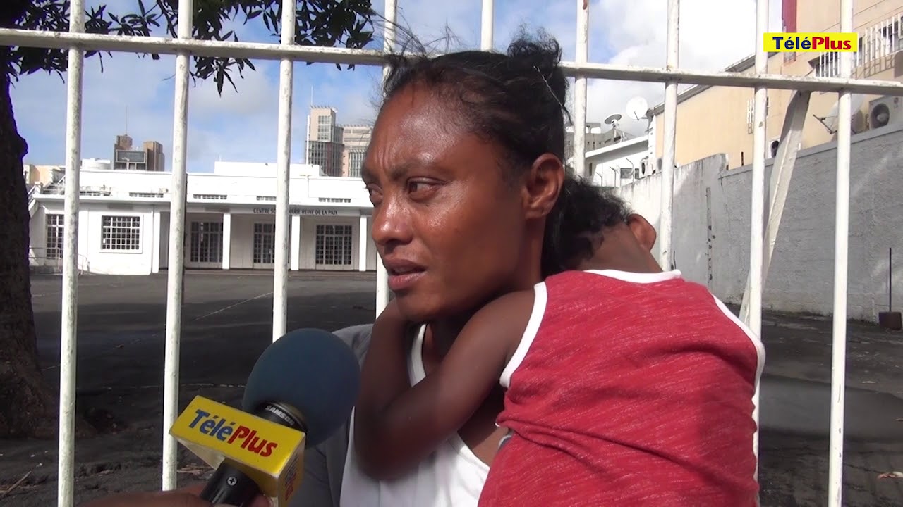 SDF à 24 ans, elle dort dans une maison abandonnée avec sa fille de 4 ans