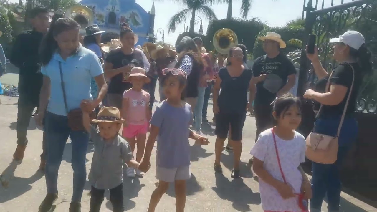 Inicia tradicional brinco del Chinelos. San Miguel Tlaltetelco 2022.