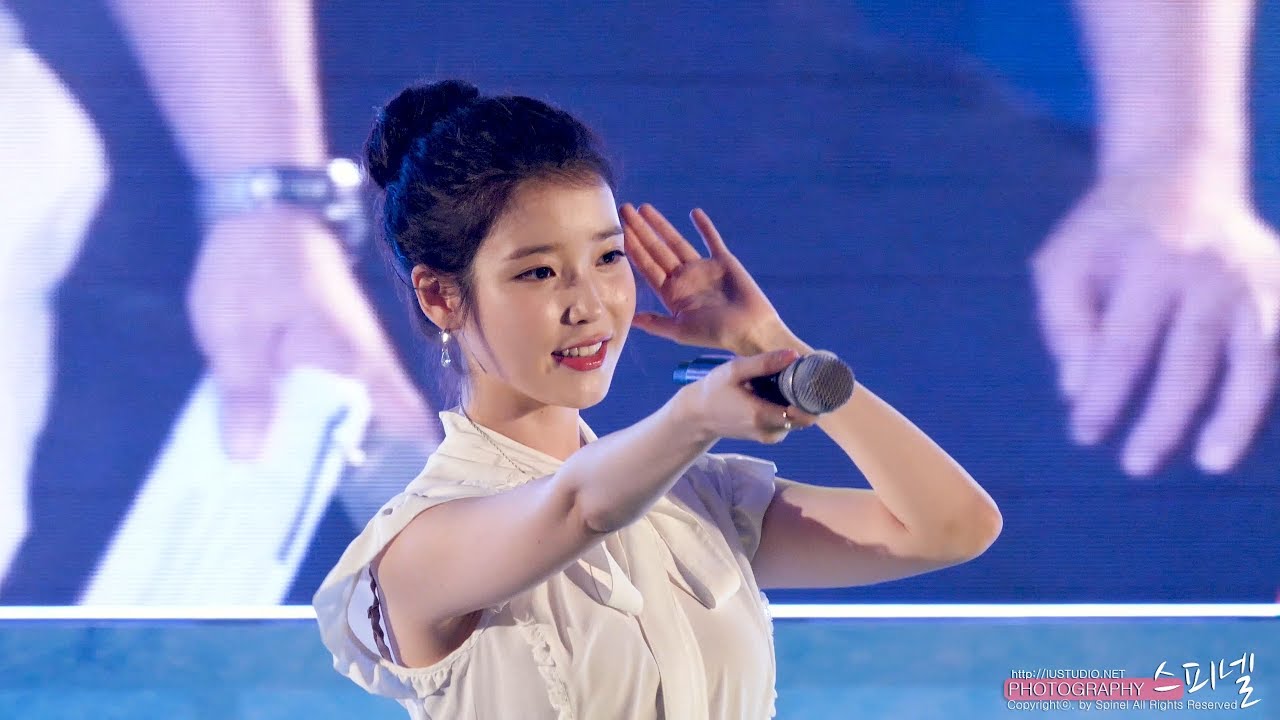 180803 아이유 IU 너의 의미 Meaning of you 4K 직캠 @ 해운대 하이트 by Spinel