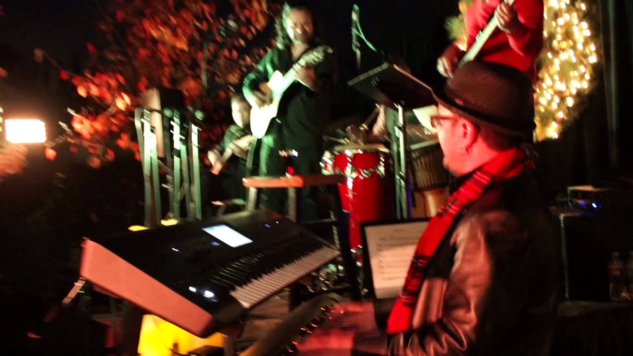 Luis Villegas Guitarras de Navidad Featuring Joey Navarro on Piano performing 