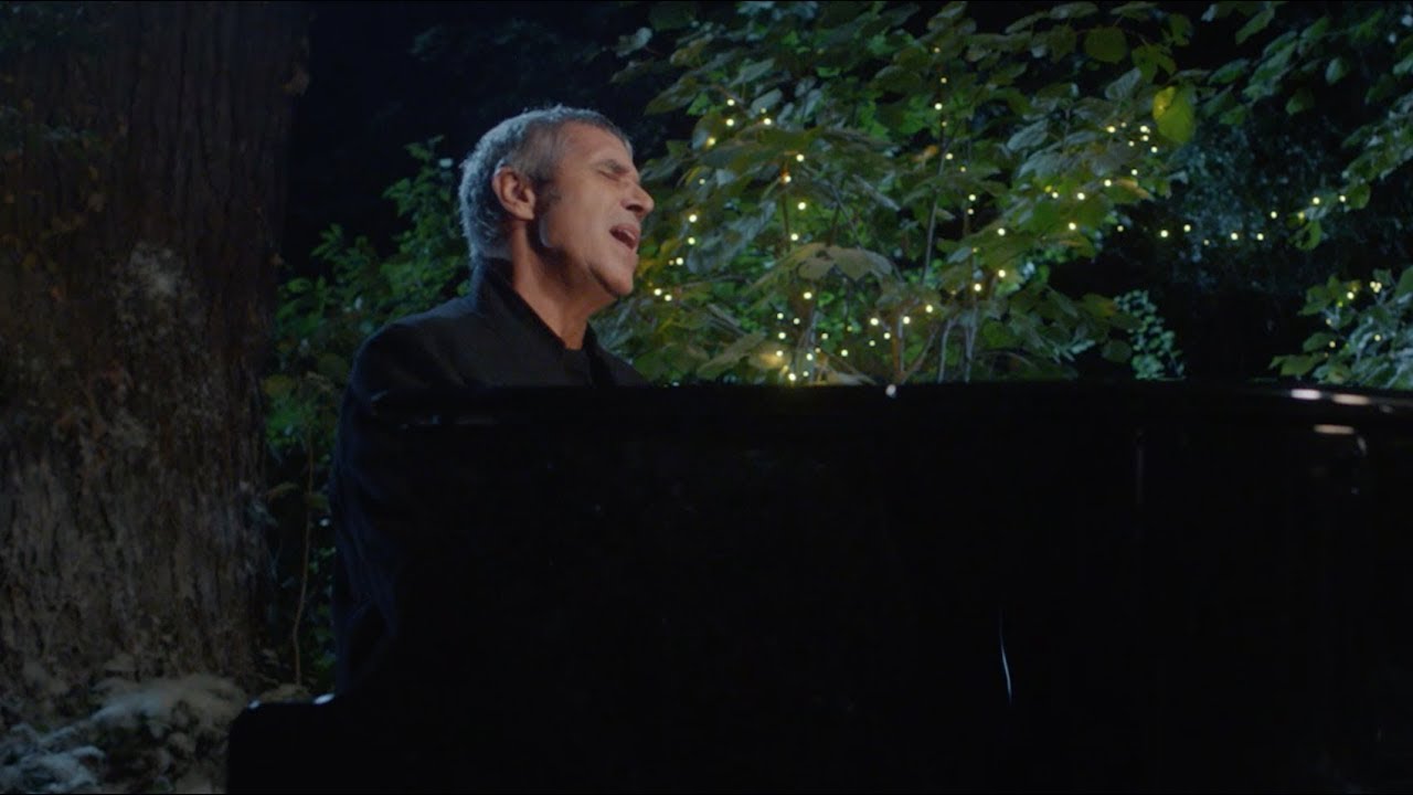 Julien Clerc - On attendait Noël (Clip officiel)