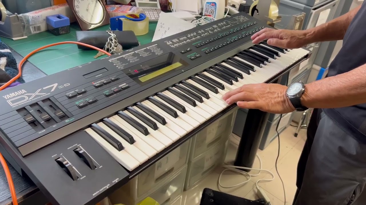 ヤフオク◆【名機・現状品】YAMAHA DX7Ⅱ-D シンセサイザー◆デジタルFM音源◆ソフトケース＋教本おまけ付