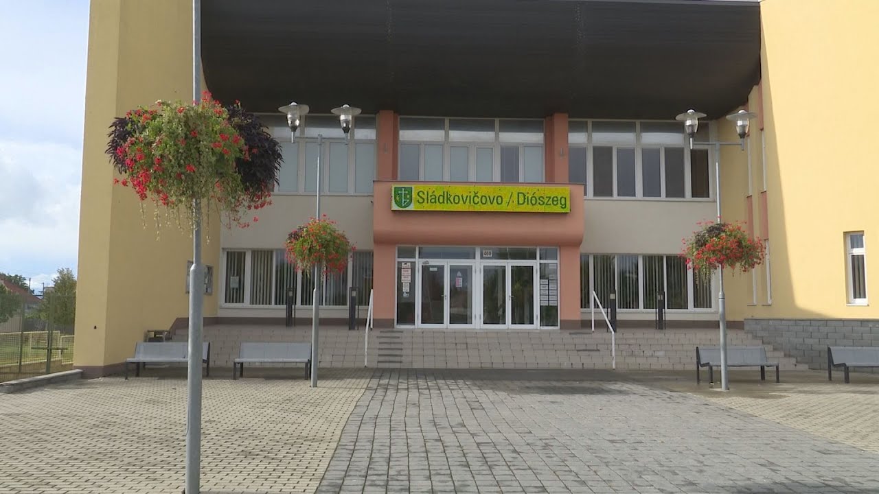 AKO TO VYZERÁ V SLÁDKOVIČOVE?