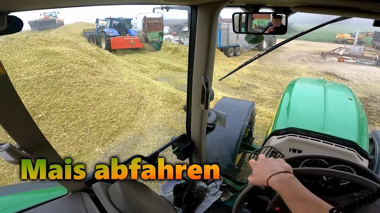 Mais abfahren | New Holland an der Grenze | Maishäckseln für Biogasanlage