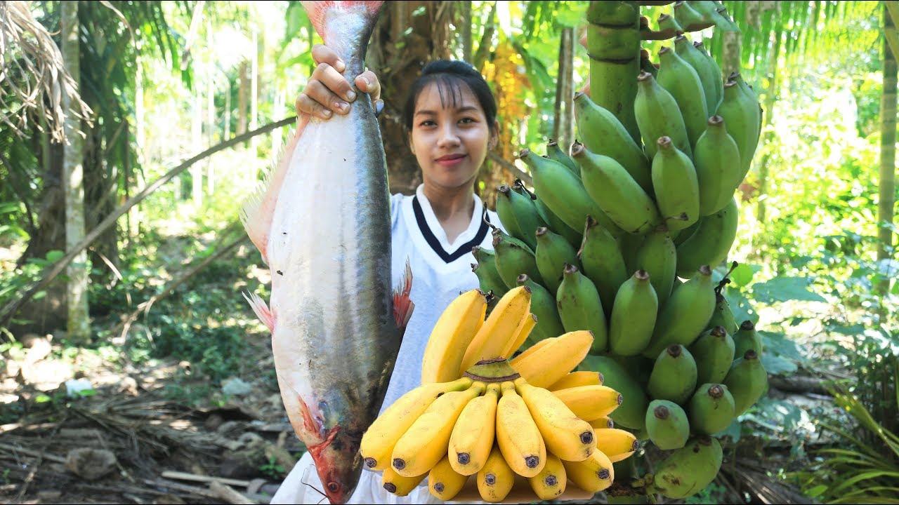 Yummy cooking big fish with banana recipe - Cooking skill