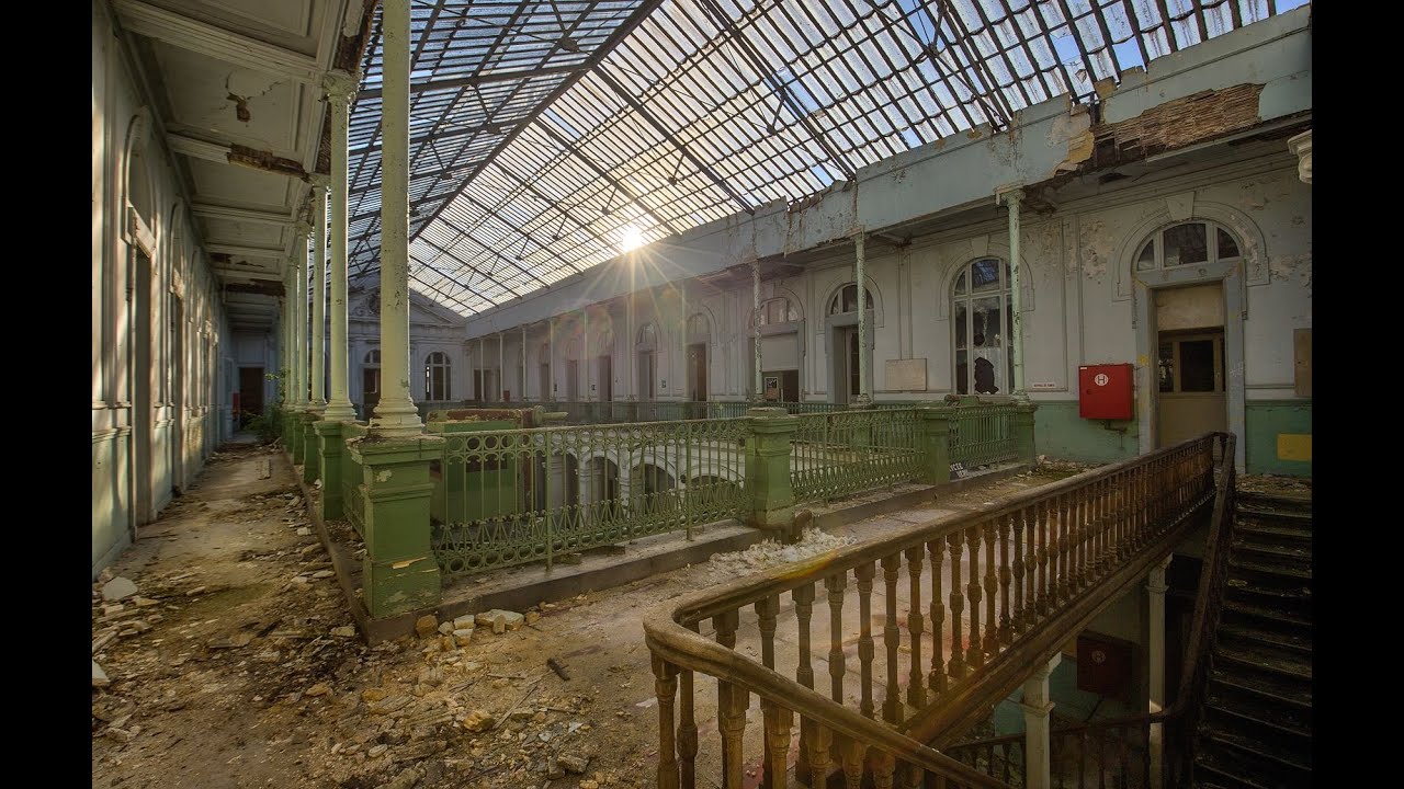 Abandoned High School From The 1800's | BROS OF DECAY - URBEX