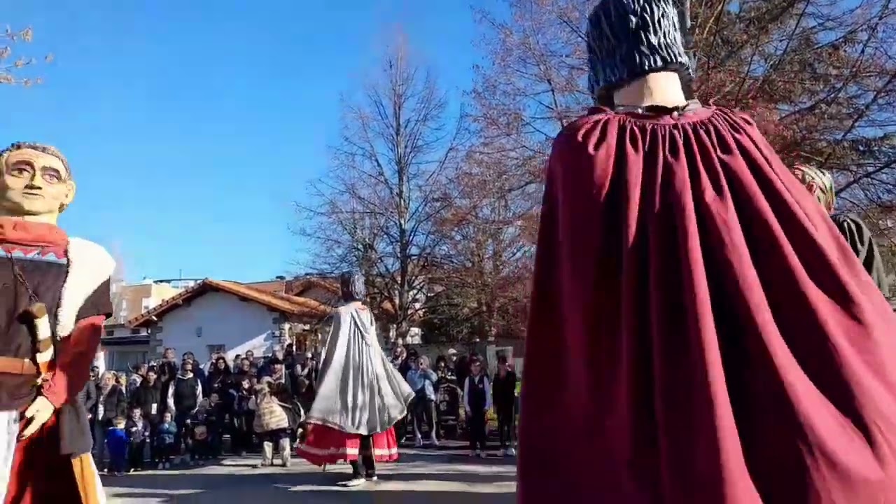Txantreako erraldoiak 2023ko jai txikietan/Gigantes de la Txantrea en fiestas txikis 2023