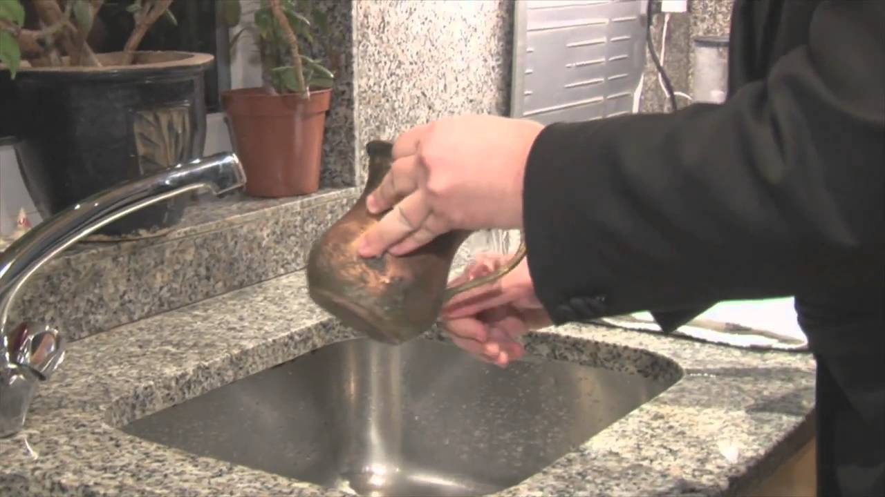 09 SMS: WASHING HANDS (Chabad)