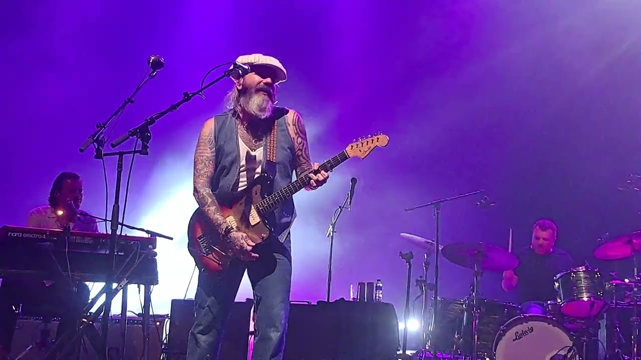 17 Lover Come Back - City and Colour @ Vivo Rio, Rio de Janeiro, Brazil - 14 jun 2024