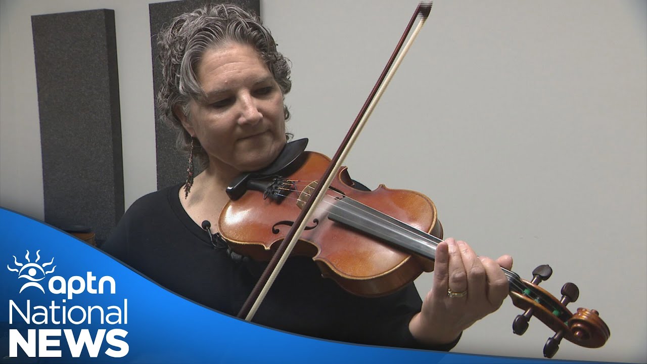 First-of-its-kind M&eacute;tis fiddling program | APTN News