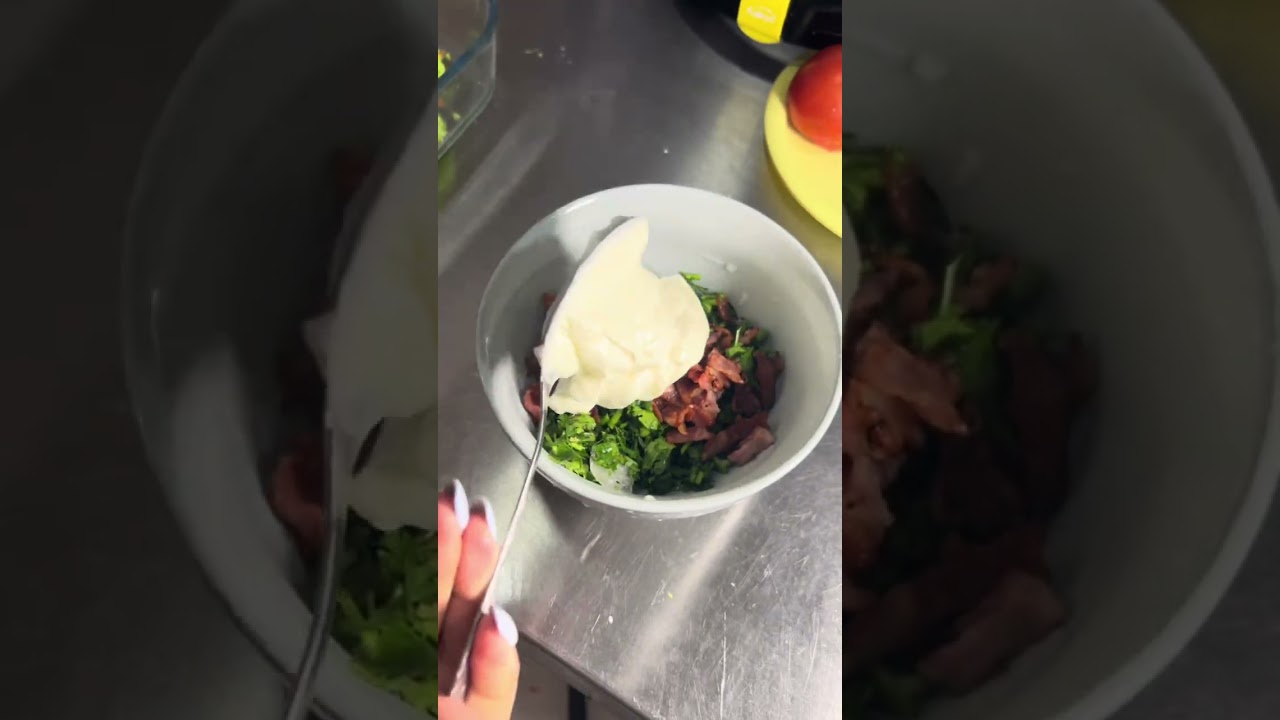 Preparemos almuerzo 🤤una muy buena ensalada con brócoli 