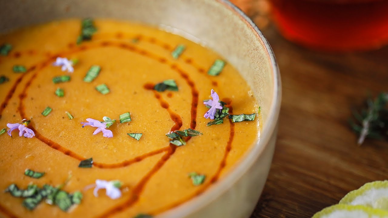 شوربة العدس المميزة Lebanese lentil soup