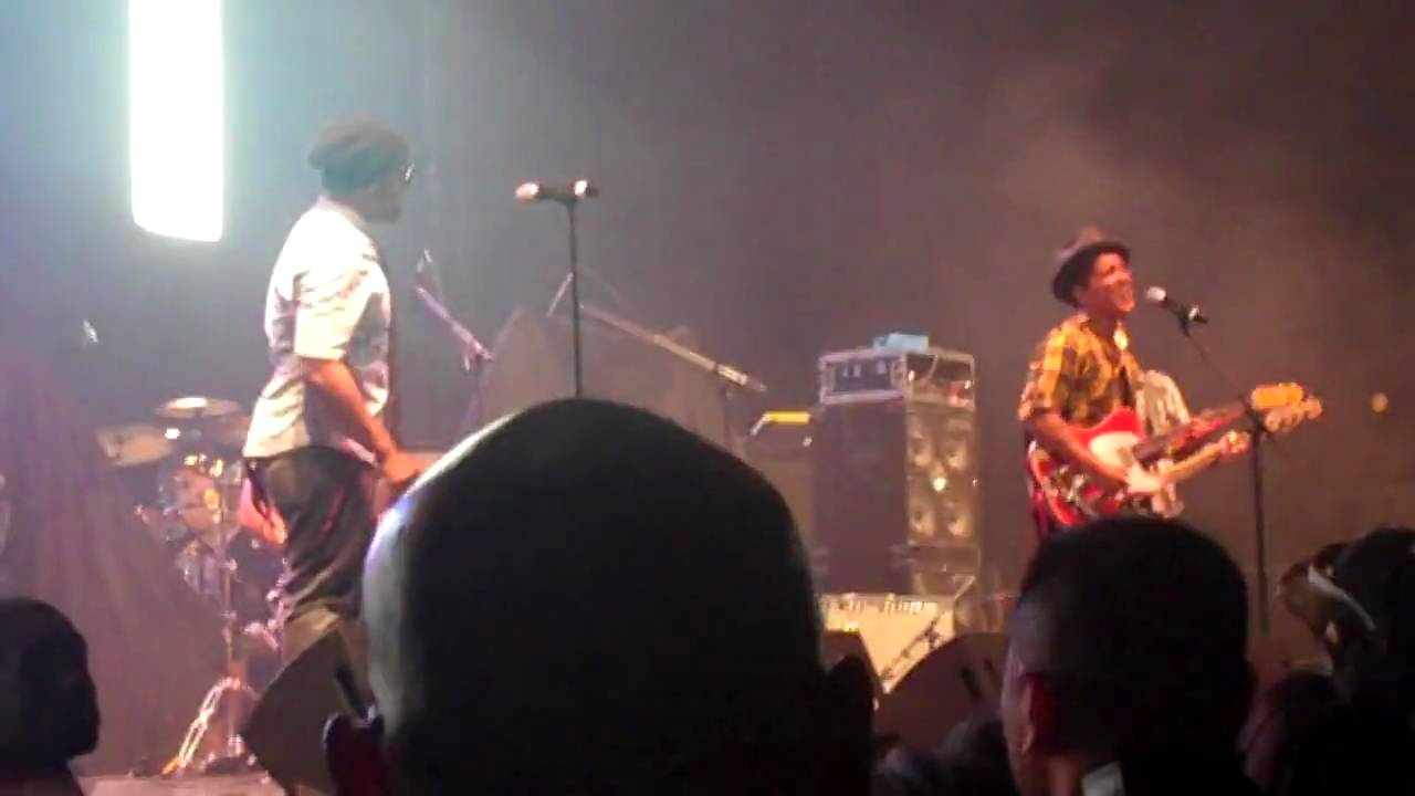 MYX Mash Concert - Bruno Mars - All About You