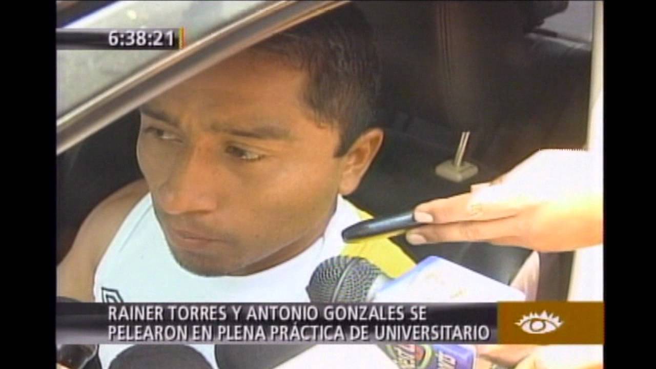 Rainer Torres y Antonio Gonzales se pelearon en plena pr&aacute;ctica de Universitario