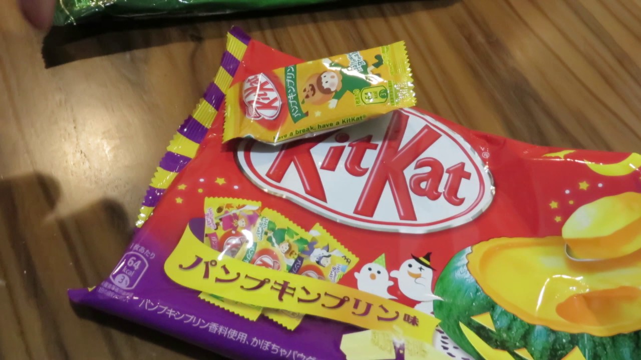 Scherzo durante gli assaggi alla cieca di Kit Kat giapponesi