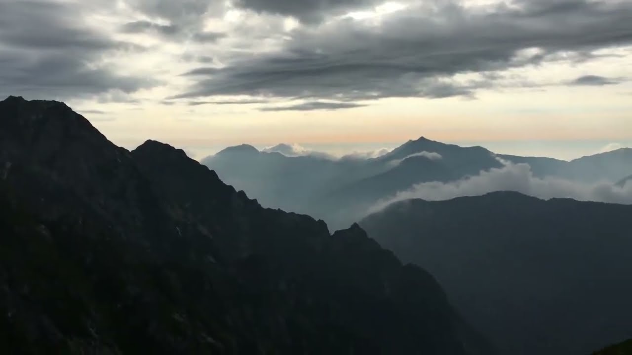 The view from Ippuku Tsurugi 【Mt.Tsurugidake】