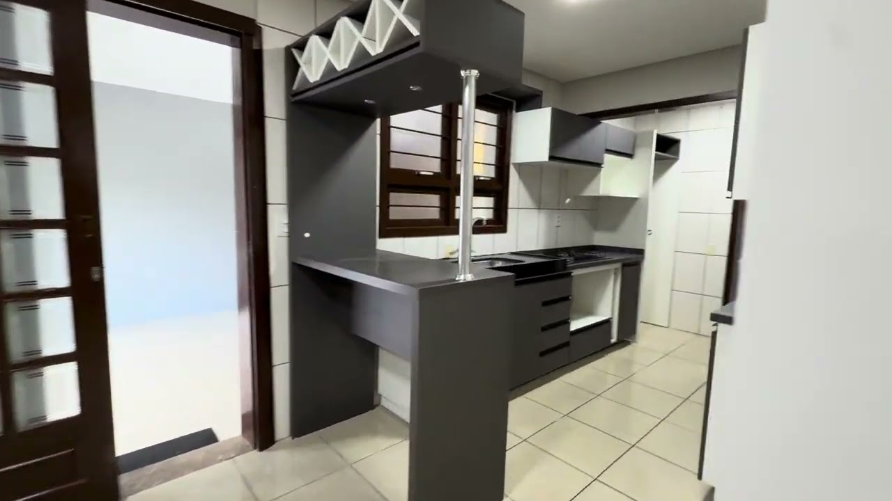 CASA COM 3 DORMITÓRIOS À VENDA EM ESTÂNCIA VELHA | ÁREA TOTAL DE 164m 