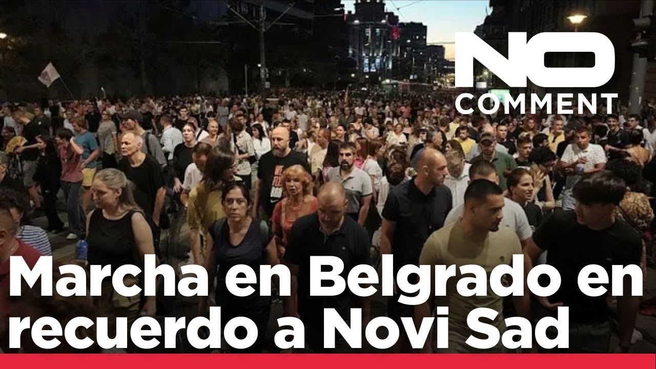 Un grupo de estudiantes marcha en Novi Sad diez meses después del colapso mortal de una marquesina