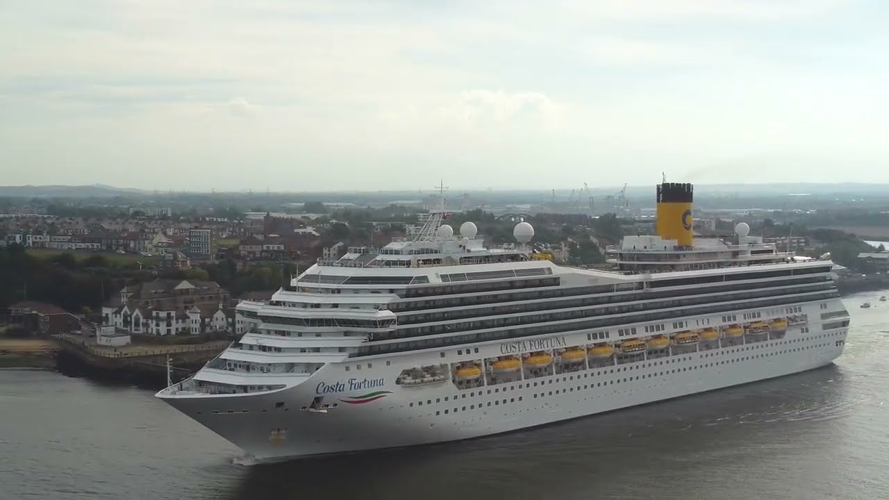 DJi Mini 2 drone 4k - Costa Fortuna Cruise Ship leaving Port of Tyne.