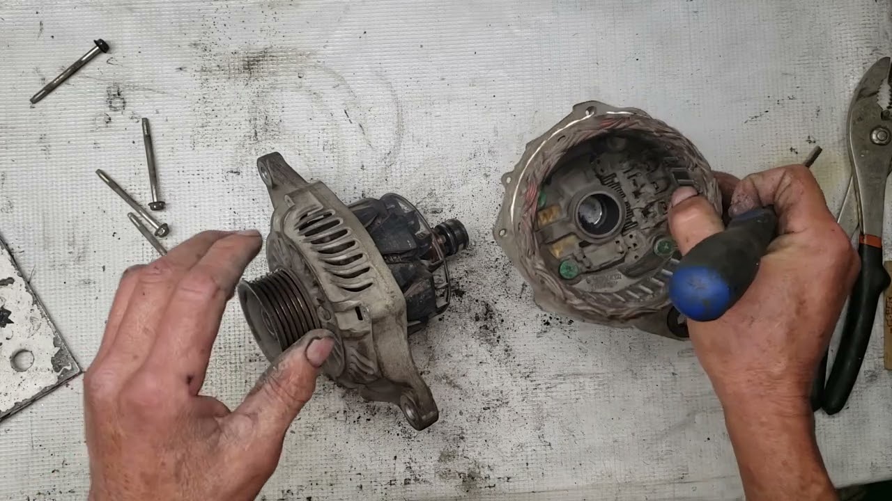ALTERNADOR DE MITSUBISHI MIRAGE MOD 2018 COMO QUITARLO Y CHECARLO , PUES NO ESTA CARGANDO