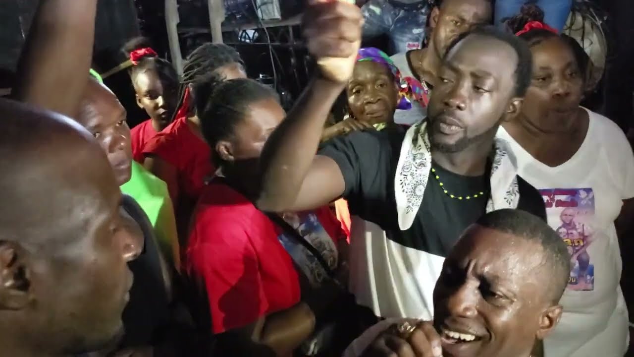 SHORT BOSS BREAKS  DOWN AT HIS MUSICIAN FRIEND 9 NIGHT  R.I.P CHEVAN