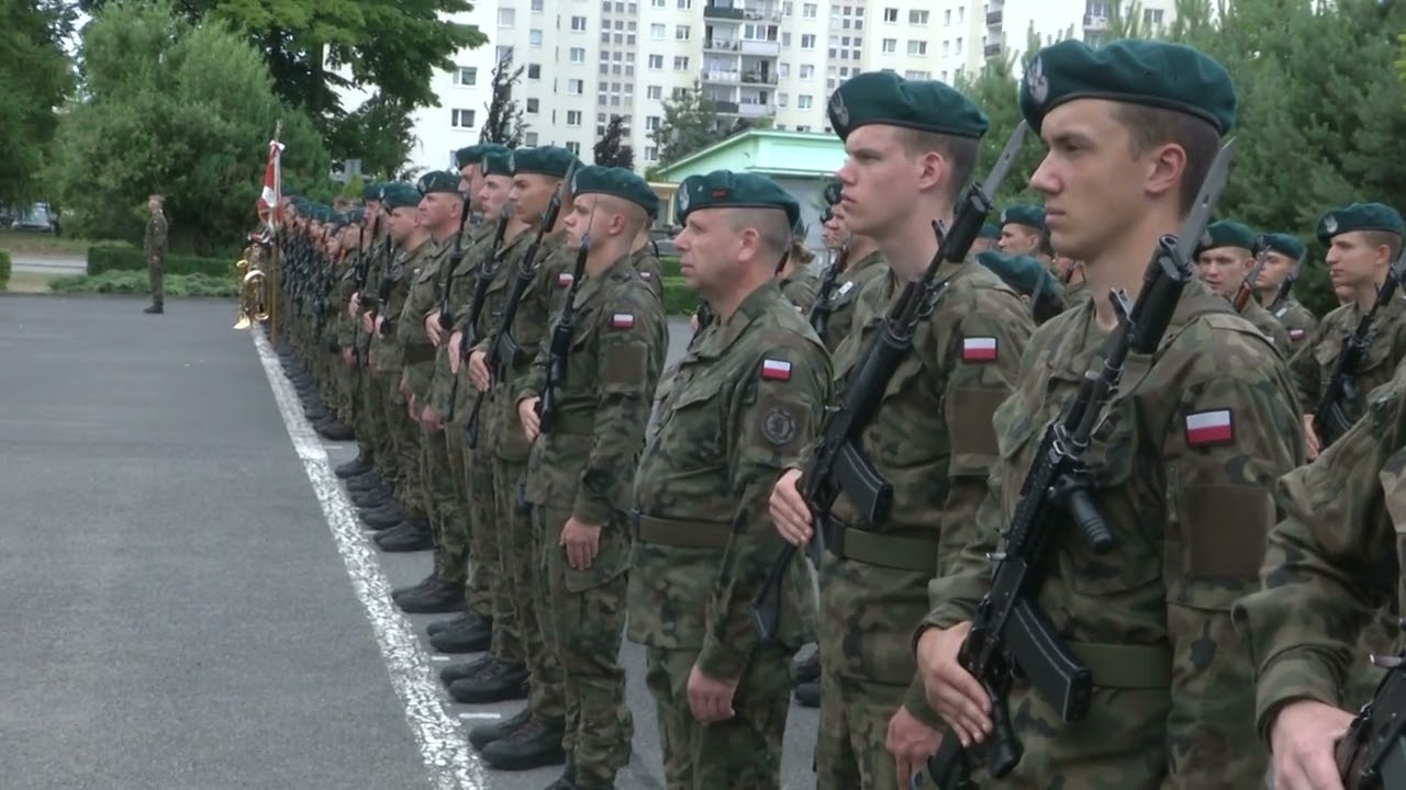 UROCZYSTA PRZYSIĘGA W 12 PUŁKU LOGISTYCZNYM