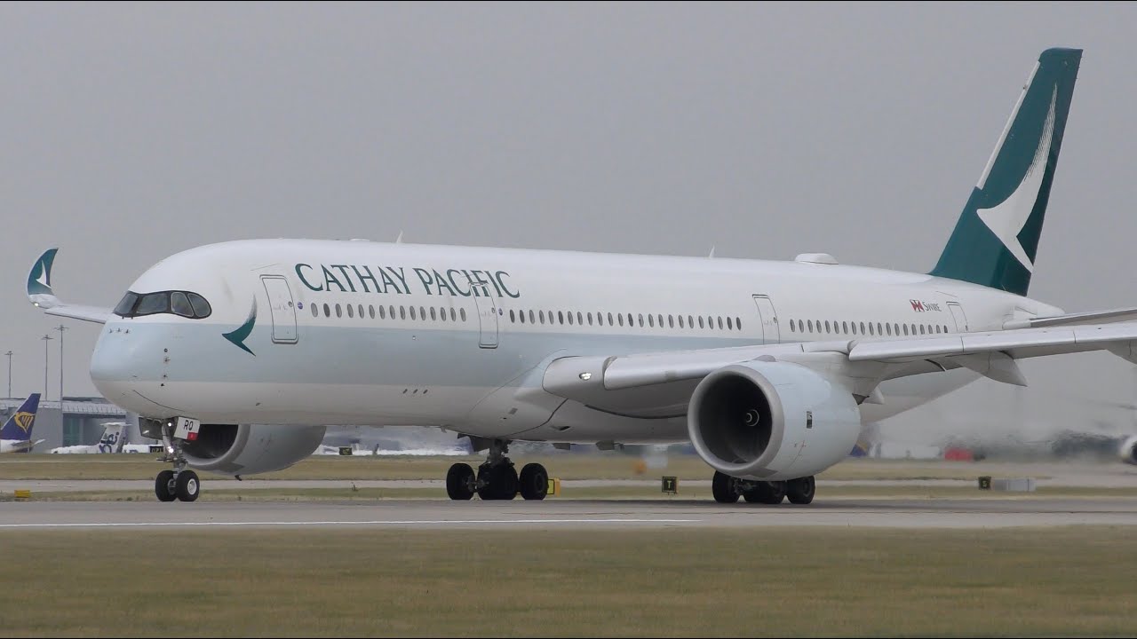 16 Close Up Planes Takeoffs