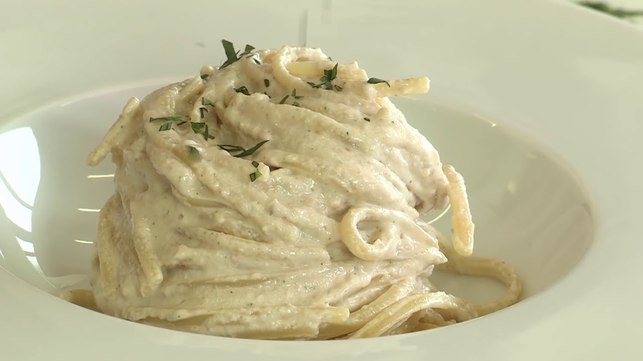 LINGUINE AL SUGO DI NOCI - Video Ricetta - Grigio Chef