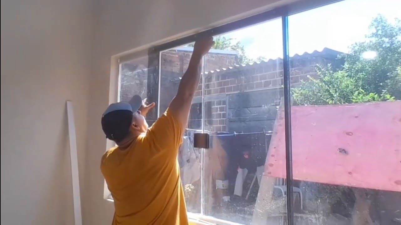 Instalação de janela blindex do nosso quarto suite econômico.