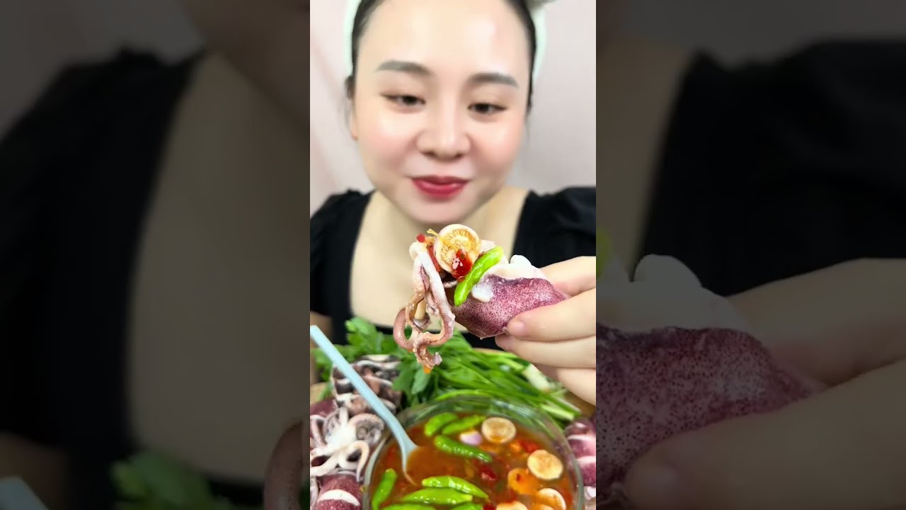 Mời mọi người Mukbang Mực Hấp Cuốn Bánh Tráng, Mực Hấp Chấm Mắm Nhĩ, Mực Hấp Sốt Thái với em nghen