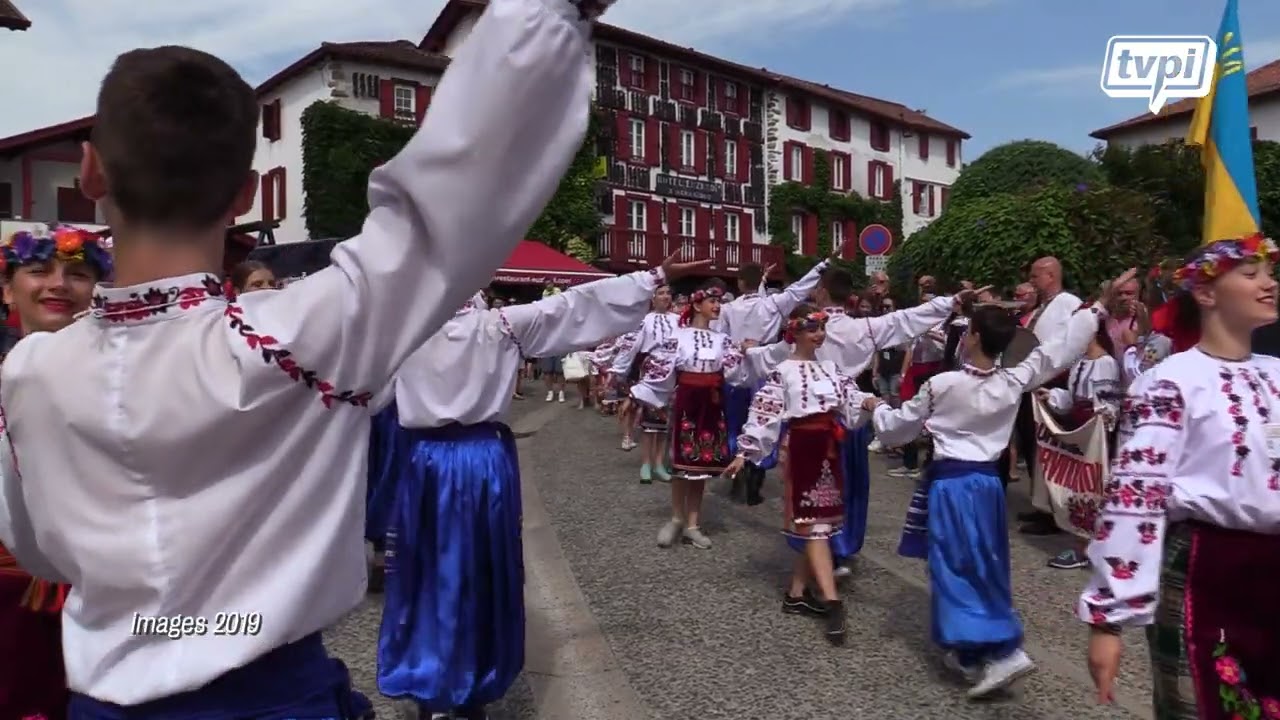 Le festival GAUARGI à Espelette, les danses du monde dans les yeux d'enfants