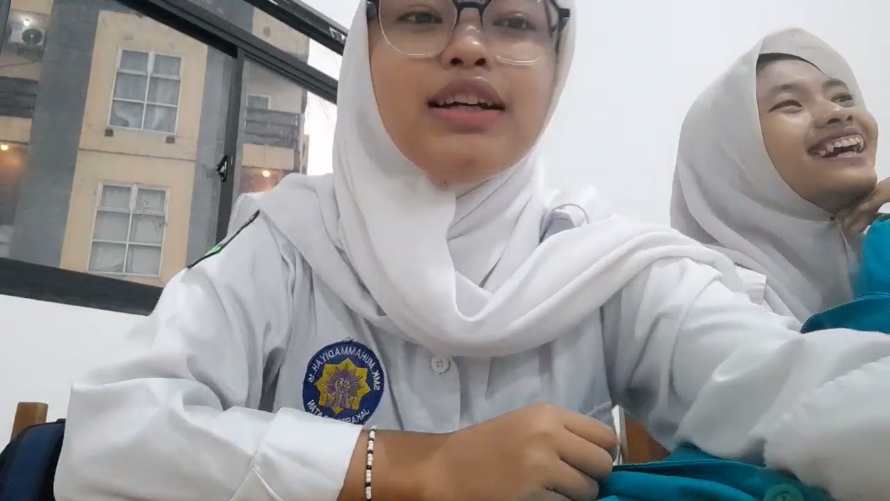 rencana karir: senin di pagi hari setelah hujan
